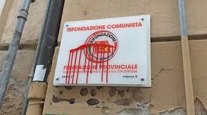 Savona, cresce la tensione: vandalizzate insegne e bacheca di Rifondazione  Comunista - IVG.it